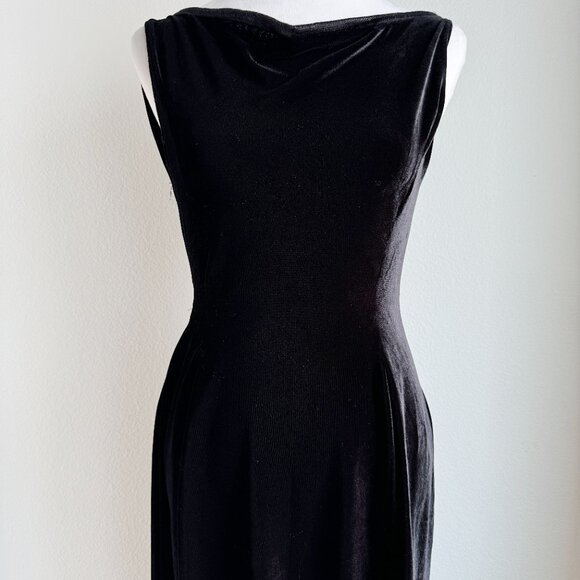 VINTAGE HANDMADE FLOOR LENGTH BLACK VELVET DRESS - Picture 4 of 7